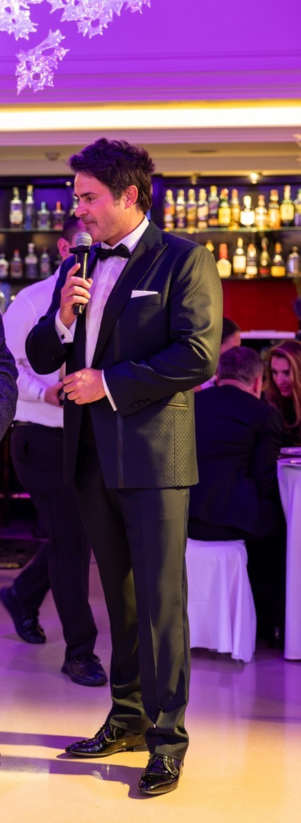 Miroslav Šimůnek v obleku od Natali Ruden