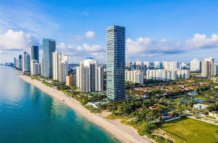Budova Regalia v Miami. Budova Regalia v Miami.