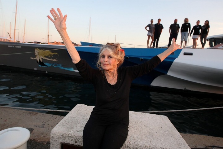 Brigitte Bardot u lodě Brigitte Bardot u lodě