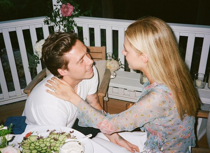 Brooklyn Beckham při žádosti o ruku. Brooklyn Beckham při žádosti o ruku.