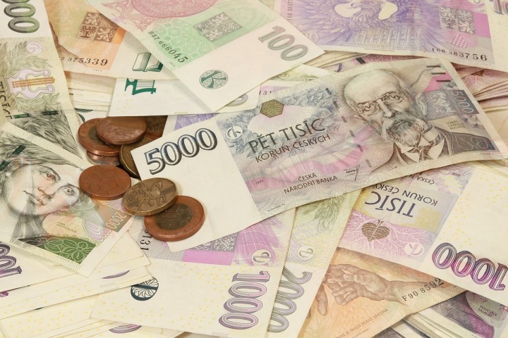 Česká koruna oslabuje Česká koruna oslabuje