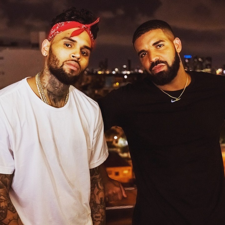 Zpěváci Chris Brown a Drake Zpěváci Chris Brown a Drake