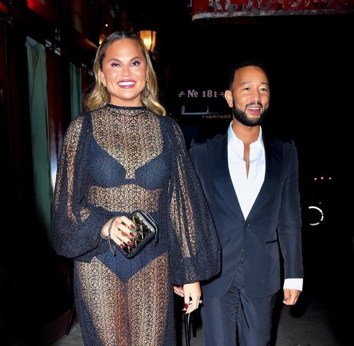 Chrissy Teigen a John Legend. Chrissy Teigen a John Legend.