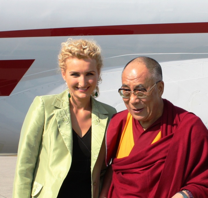 Antónia s nejvyšším představitelem Tibetu čtrnáctým dalajlámou Antónia s nejvyšším představitelem Tibetu čtrnáctým dalajlámou