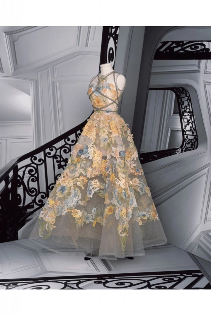 Květinové šaty z kolekce Dior Fall 2020 Haute Couture