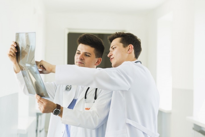 Doktoři v laboratoři Doktoři v laboratoři