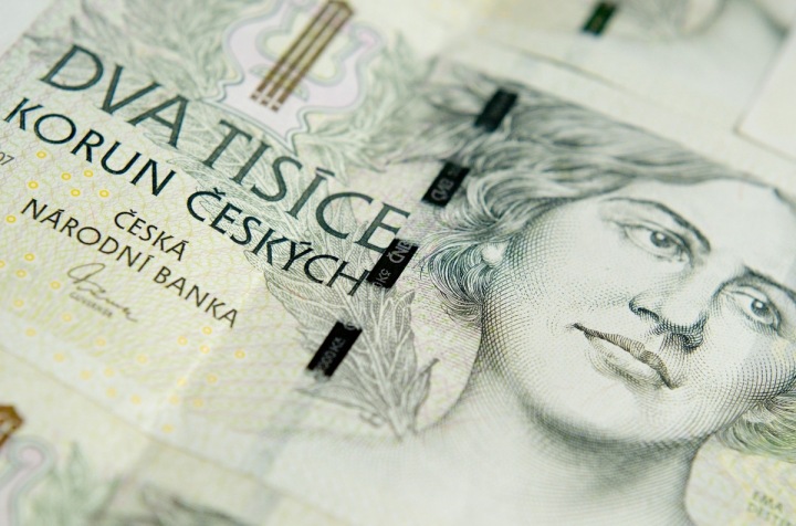 Bankovka v hodnotě 2 tisíce korun českých Bankovka v hodnotě 2 tisíce korun českých