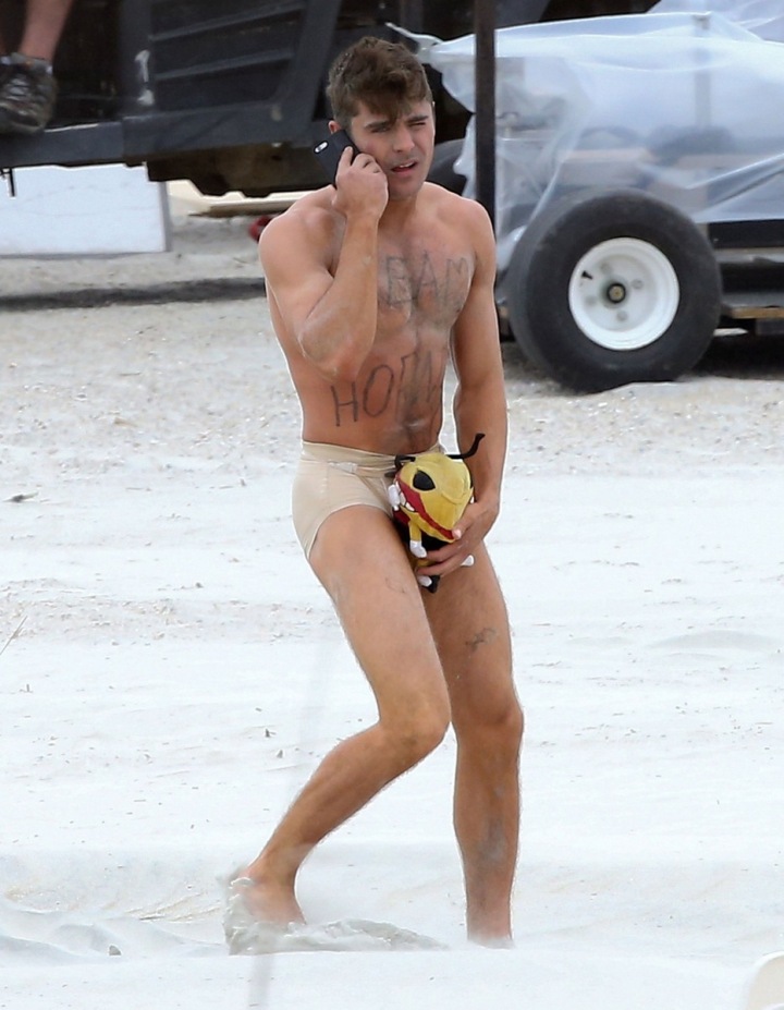  Plyšová včela Zaca Efrona