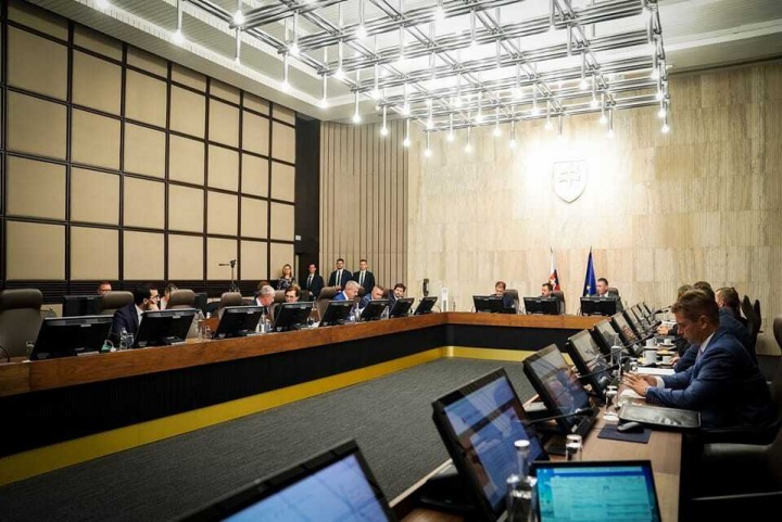 Kompetence státu na Slovensku posílí