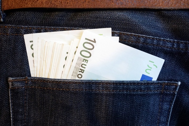 Koruna oslabila vůči Euru