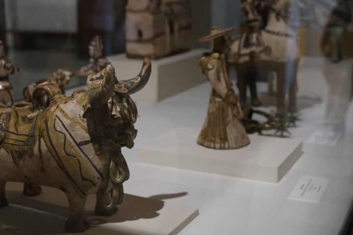 Exponáty v muzeu v Peru