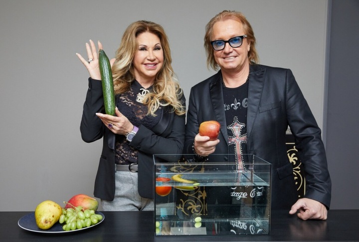 Značný příjem získávají z mediálního působení.