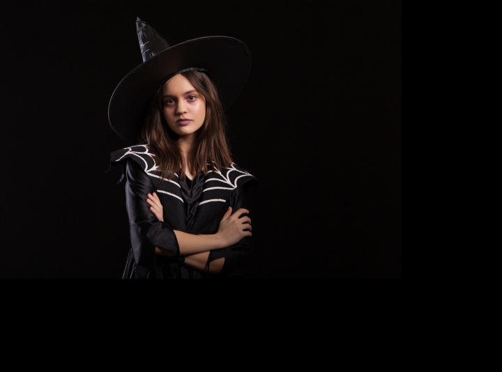 Dívka a lá kouzelnice