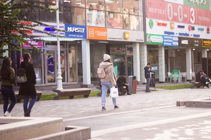 Kazachstán žil o víkendu volbami