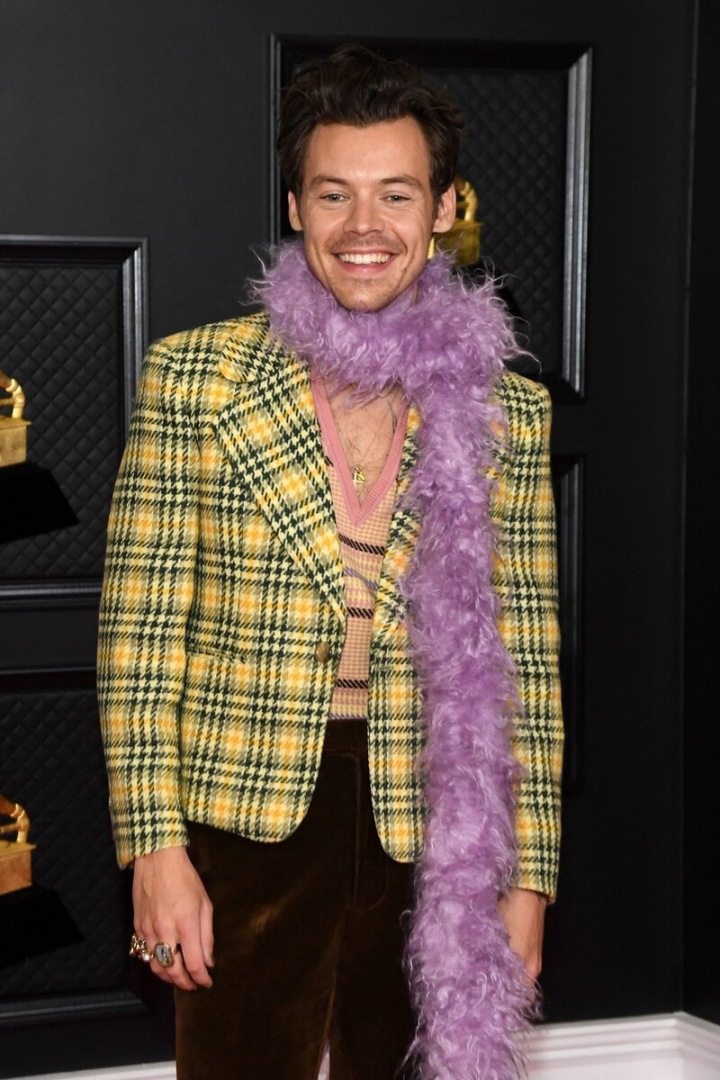 Harry Styles v obleku Gucci Harry Styles v obleku Gucci
