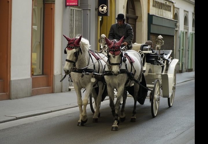 Konec fiakrů v Praze