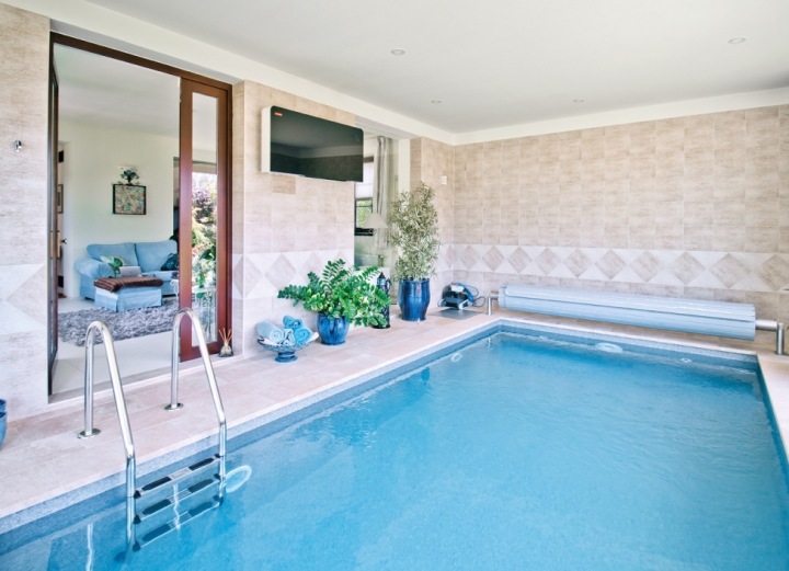 Vzdušný vstup do bazénu přímo z obýváku