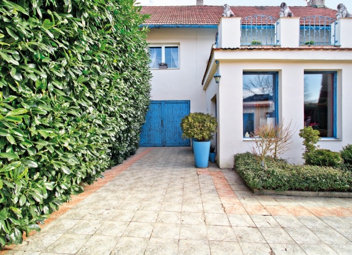 Vila se nachází ve Středočeském kraji