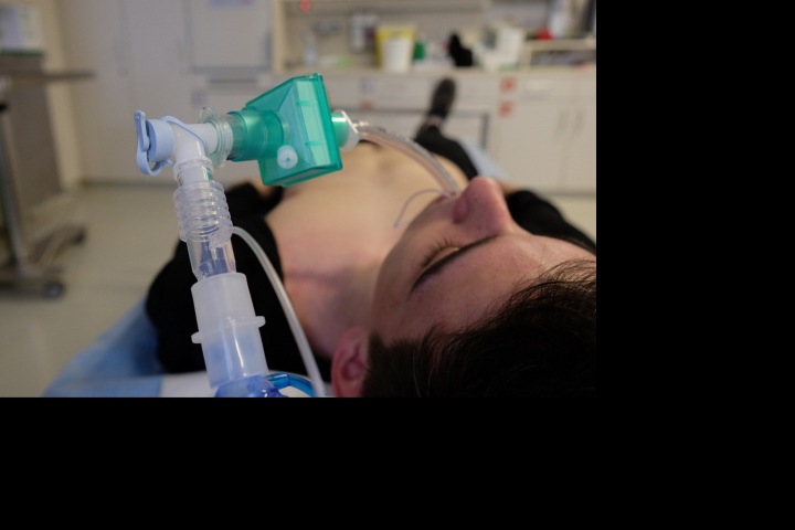 Intubace. Intubace.