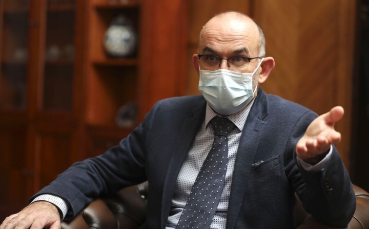Jan Blatný s rouškou Jan Blatný s rouškou