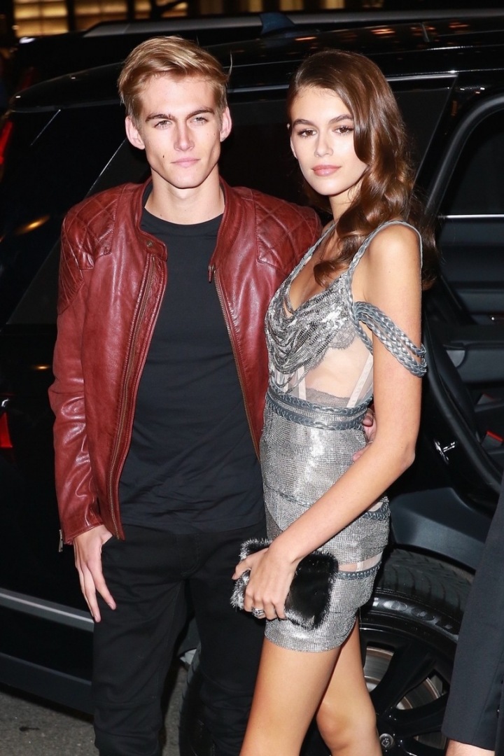 Kaia a Presley Gerberovi