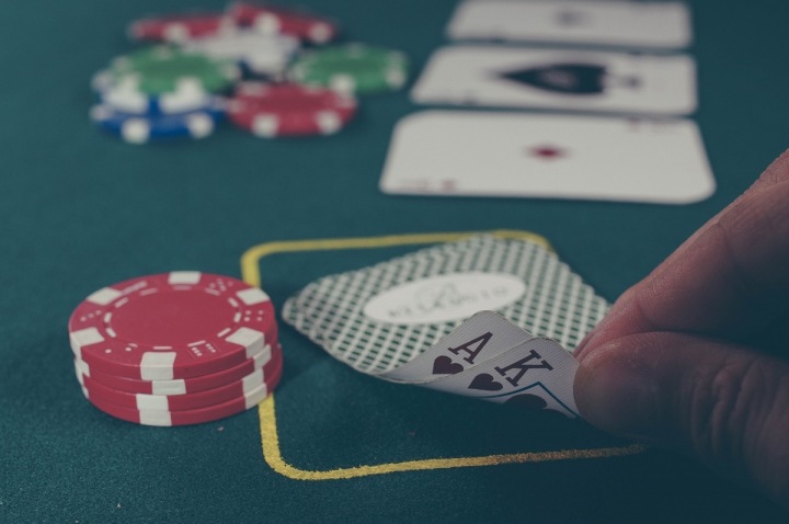 Karetní hra poker Karetní hra poker