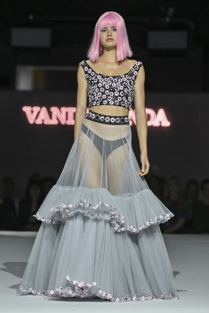 Model návrhářky Vandy Jandy.