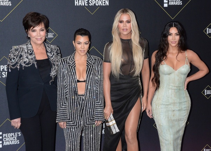 Kris Jenner a její dcery Kourtney, Khloe a Kim na Peoples Choice Awards 2019 Kris Jenner a její dcery Kourtney, Khloe a Kim na Peoples Choice Awards 2019