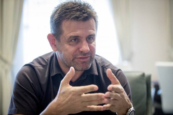 László Sólymos László Sólymos