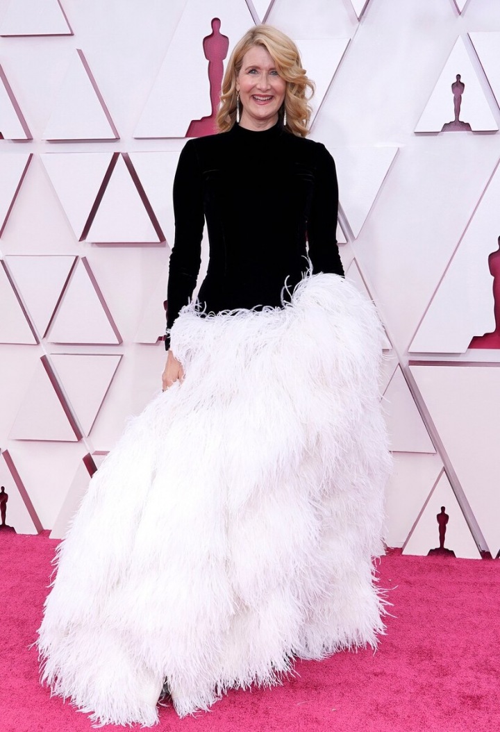 Laura Dern v šatech Oscara de la Renty Laura Dern v šatech Oscara de la Renty