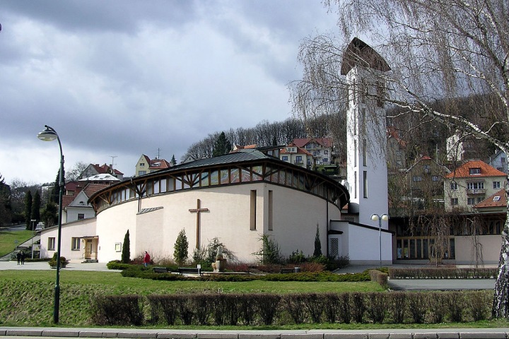 Kostel sv. Josefa v Luhačovicích Kostel sv. Josefa v Luhačovicích