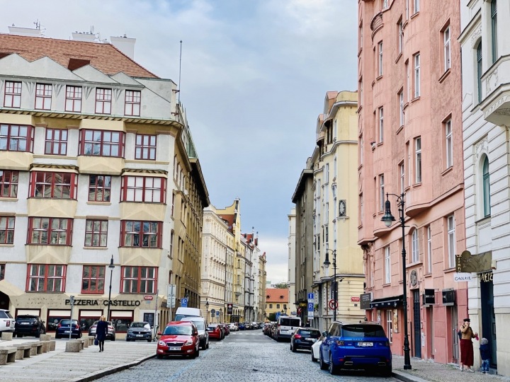 Luxusní bydlení v ulici Bílkova. Luxusní bydlení v ulici Bílkova.