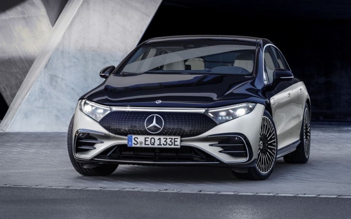 Luxusní elektromobil Mercedes-Benz 2022 EQS Luxusní elektromobil Mercedes-Benz 2022 EQS