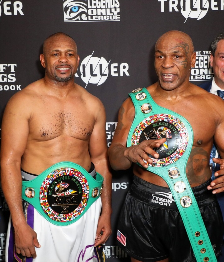 Mike Tyson a Roy Jones Jr. Mike Tyson a Roy Jones Jr.