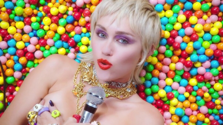 Popová zpěvačka Miley Cyrus Popová zpěvačka Miley Cyrus