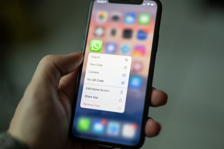 Mobilní telefon s aplikací WhatsApp Mobilní telefon s aplikací WhatsApp