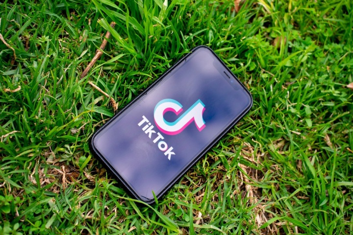 Mobilní telerfon s aplikací TikTok Mobilní telerfon s aplikací TikTok