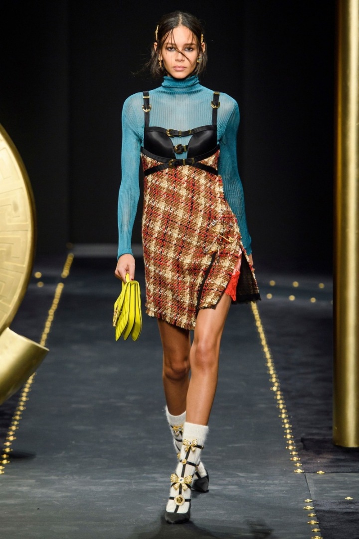 Modelka na přehlídce Versace FW2019 Modelka na přehlídce Versace FW2019