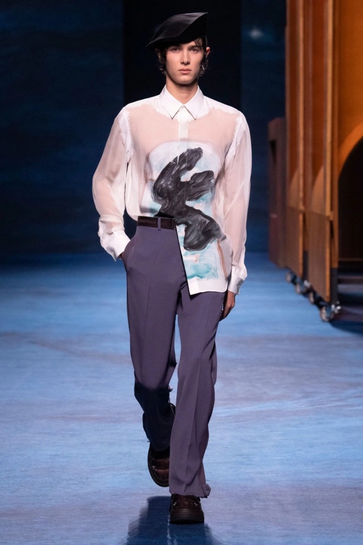 Muž na přehlídce Dior FW2021 Muž na přehlídce Dior FW2021