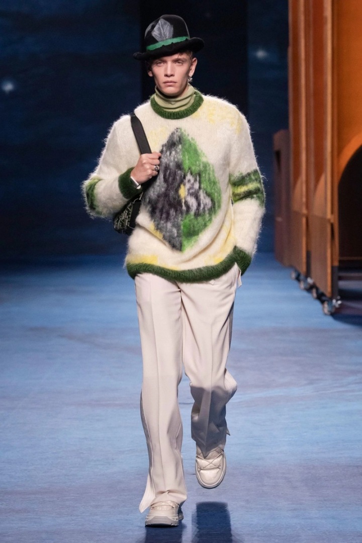 Muž na přehlídce Dior FW2021 Muž na přehlídce Dior FW2021