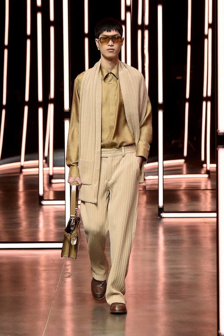 Muž na přehlídce Fendi FW2021 Muž na přehlídce Fendi FW2021