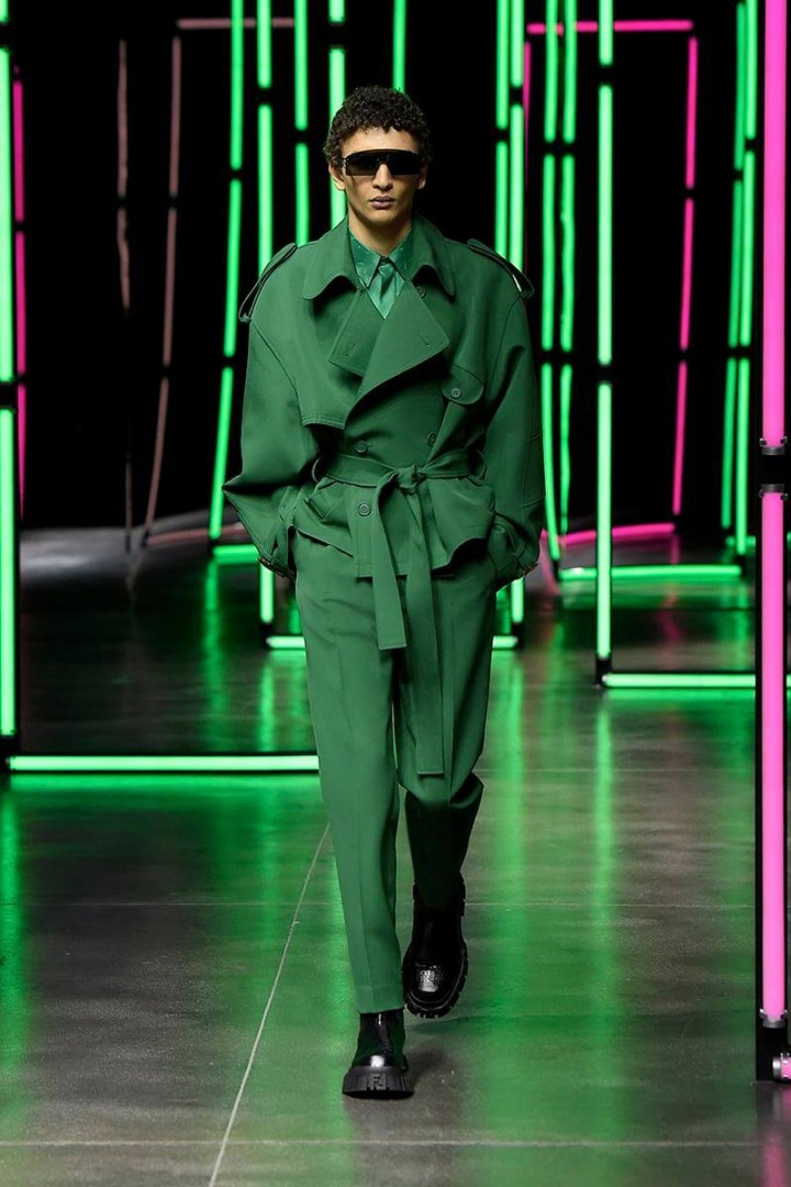 Muž na přehlídce Fendi FW2021 Muž na přehlídce Fendi FW2021