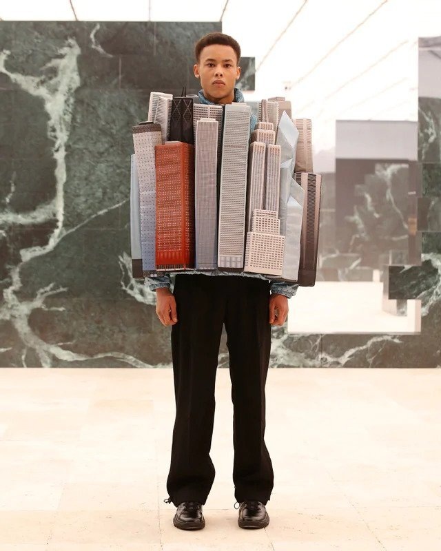 Muž na přehlídce Louis Vuitton FW2021 Muž na přehlídce Louis Vuitton FW2021