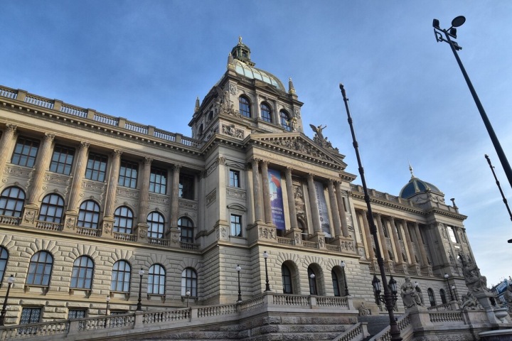 Detail přední fasády Národního muzea 