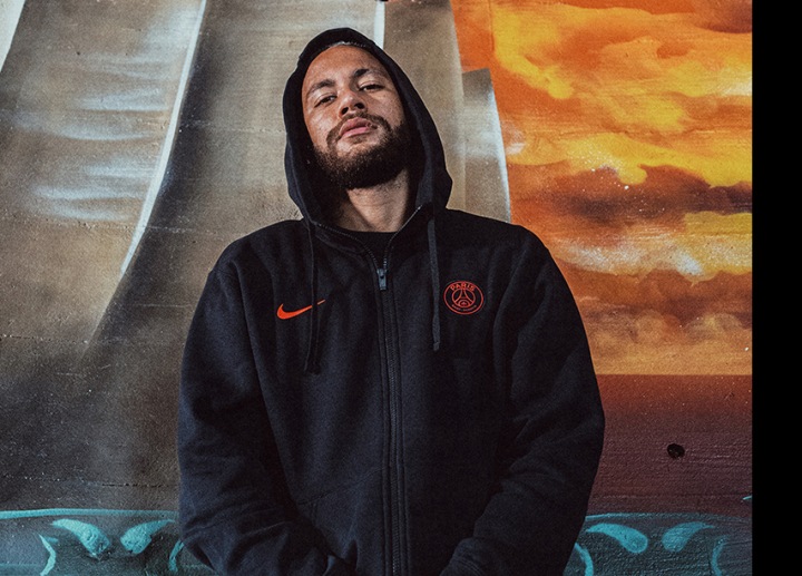 Brazilský fotbalista Neymar v nové kolekci PSG Brazilský fotbalista Neymar v nové kolekci PSG