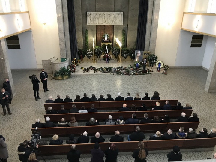 Obřadní síň z ptačího pohledu. Obřadní síň z ptačího pohledu.