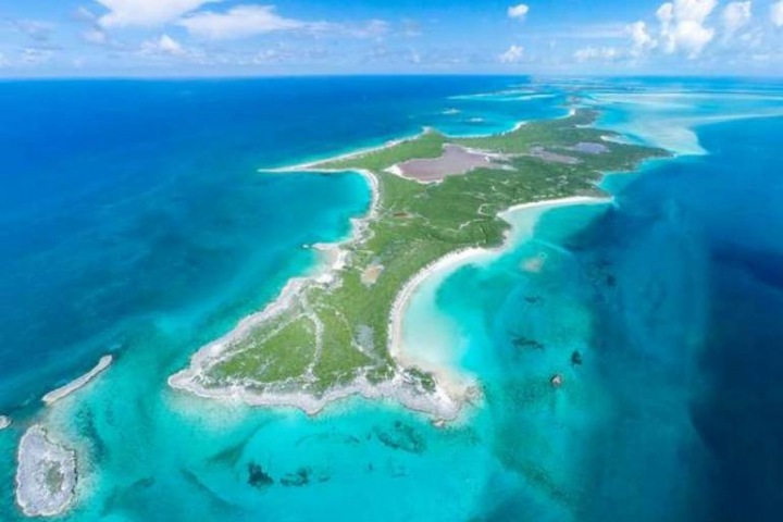 Ostrov Spectabilis, Bahamy 