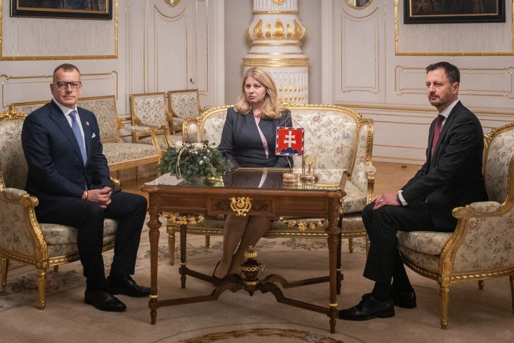 Boris Kollár a Eduard Heger během setkání tří nejvyšších ústavních činitelů v Prezidentském paláci