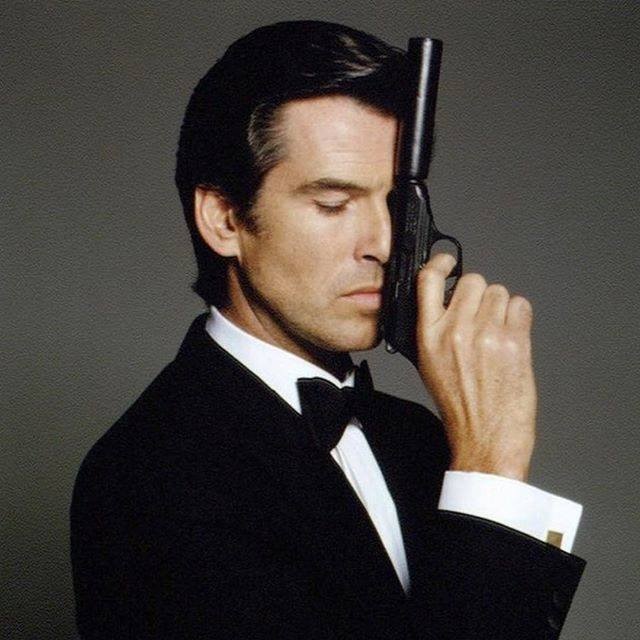 Brosnan jako James Bond. Brosnan jako James Bond.
