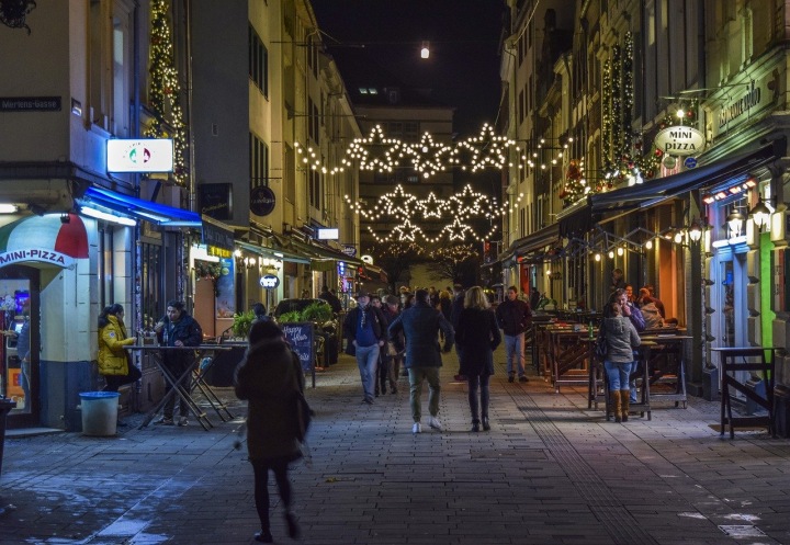 Snad v žádném městě Evropy nechybí o adventu Vánoční výzdoba